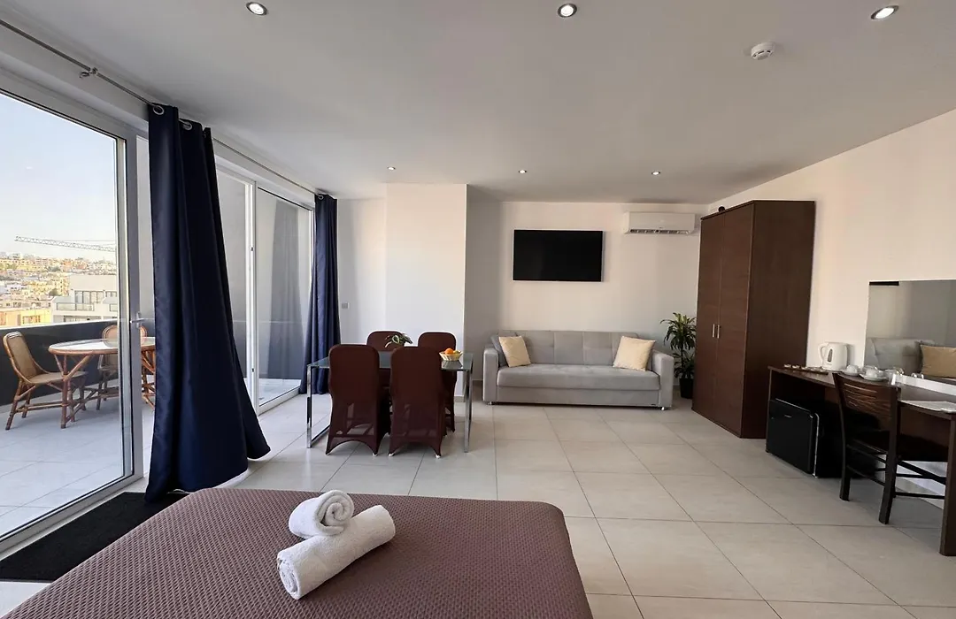 Magnolia Guesthouse St Julians-1